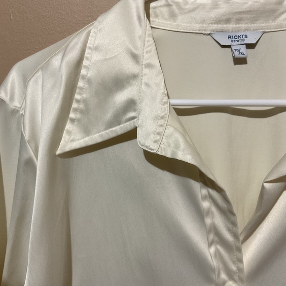 Ricki's Cream Satin Robe - Picture 2 of 2